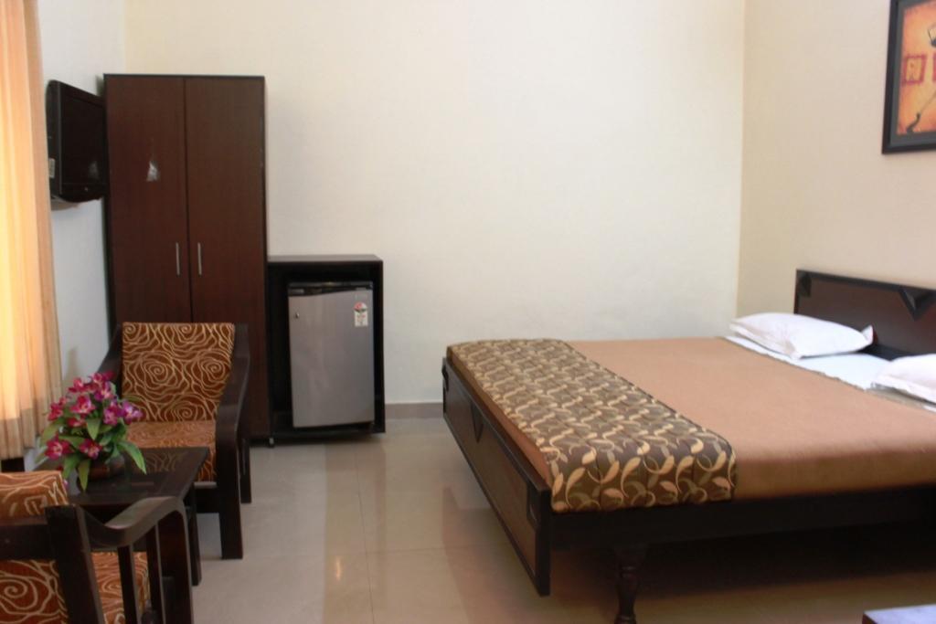 Hotel Utsav Dehradun Dış mekan fotoğraf
