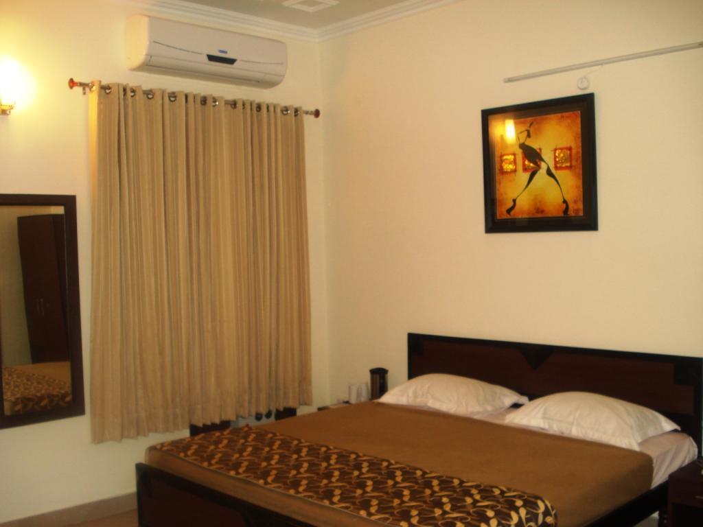 Hotel Utsav Dehradun Dış mekan fotoğraf