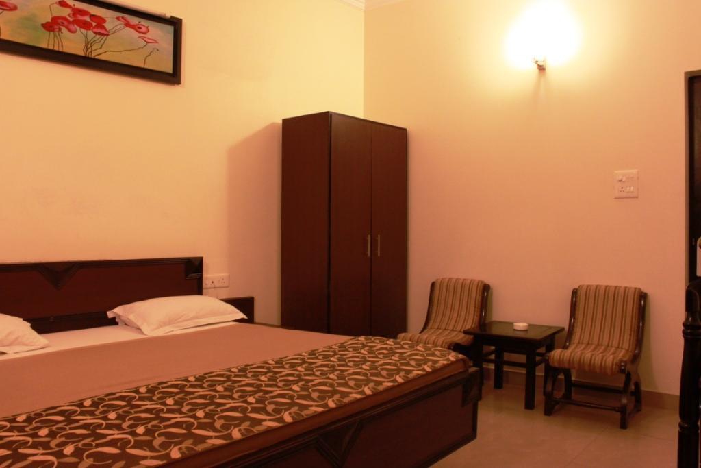 Hotel Utsav Dehradun Dış mekan fotoğraf