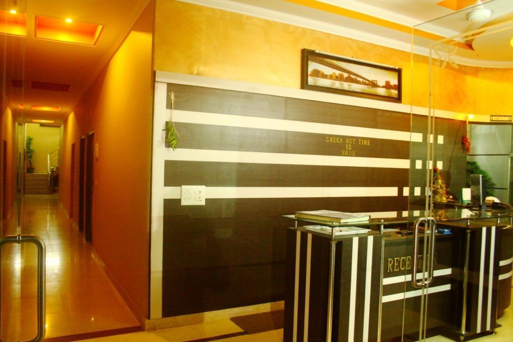 Hotel Utsav Dehradun Dış mekan fotoğraf