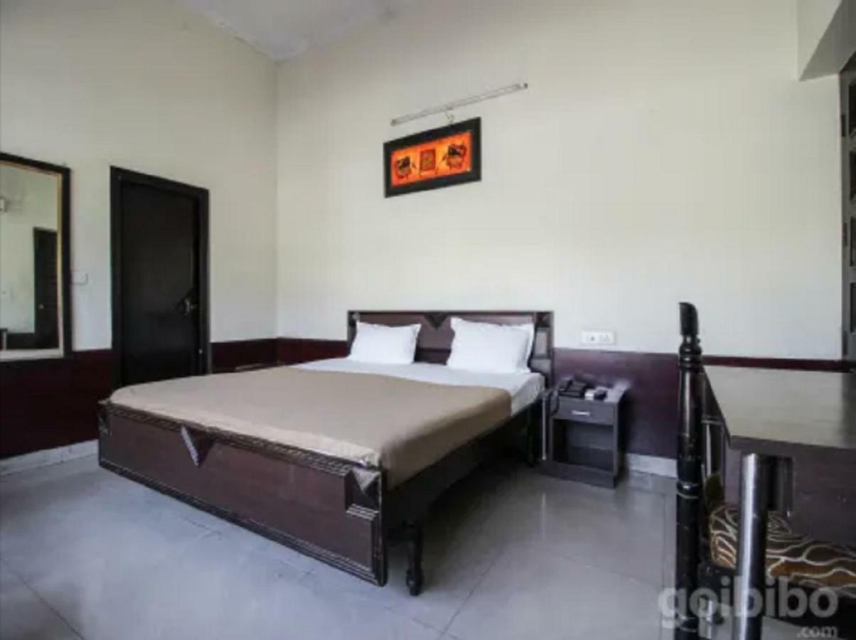 Hotel Utsav Dehradun Dış mekan fotoğraf
